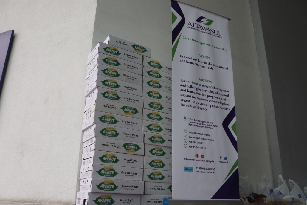 ALTAWASUL Development Foundation distributes more than 200 food baskets in Kuala Lumpur ALTAWASUL Development Foundation distributes more than 200 food baskets in Kuala Lumpur